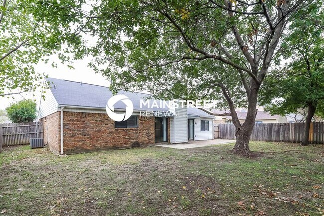 Building Photo - 3 Bedroom Pet-Friendly Home in Flower Mound, TX with Main Street Renewal