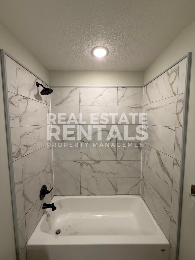 Building Photo - 1812 McKinley Ave