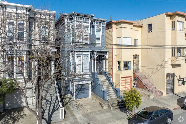 Building Photo - 1110 S Van Ness Ave
