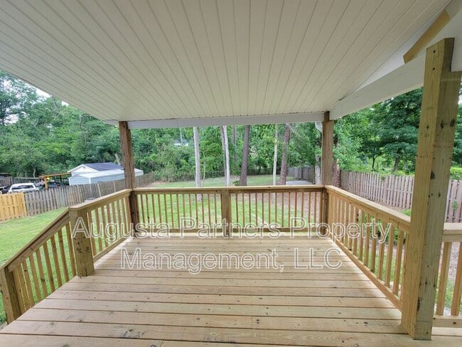 Building Photo - 165 Ashley Cir
