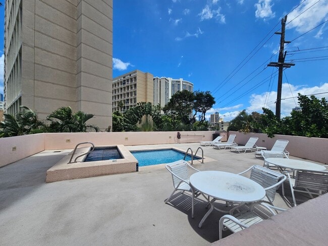 Building Photo - 2-Bedroom Condo, Private Lanai, Views, W/D...