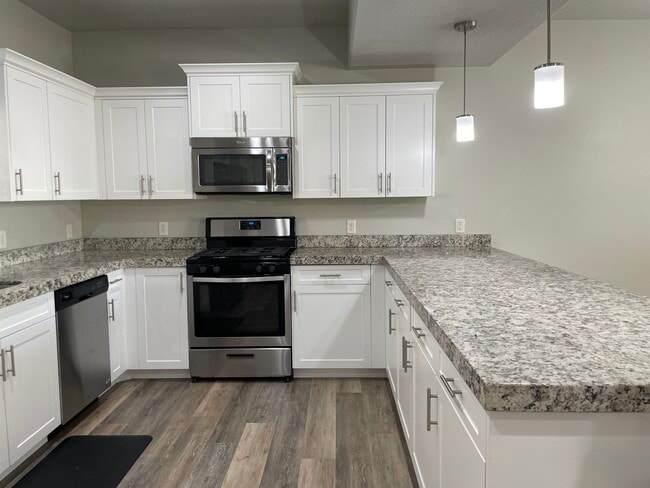 Building Photo - 865 S Aspen Wy