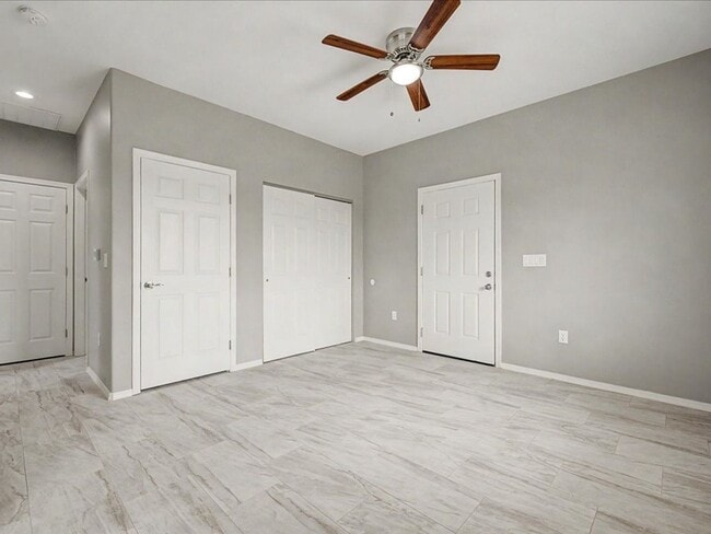 Building Photo - PRICE REDUCTION!  $500 OFF FIRST FULL MONTH'S RENT!
