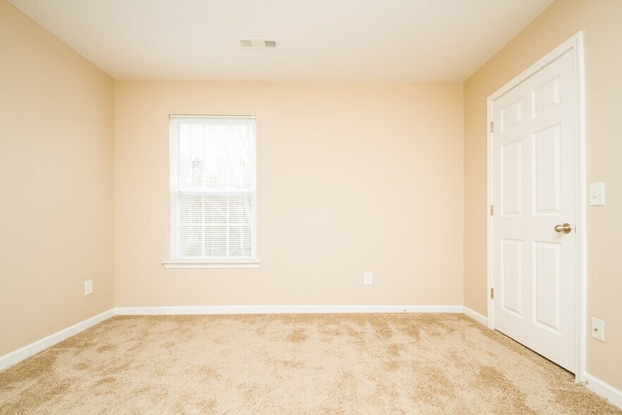 Building Photo - 1549 Bridgecrest Dr
