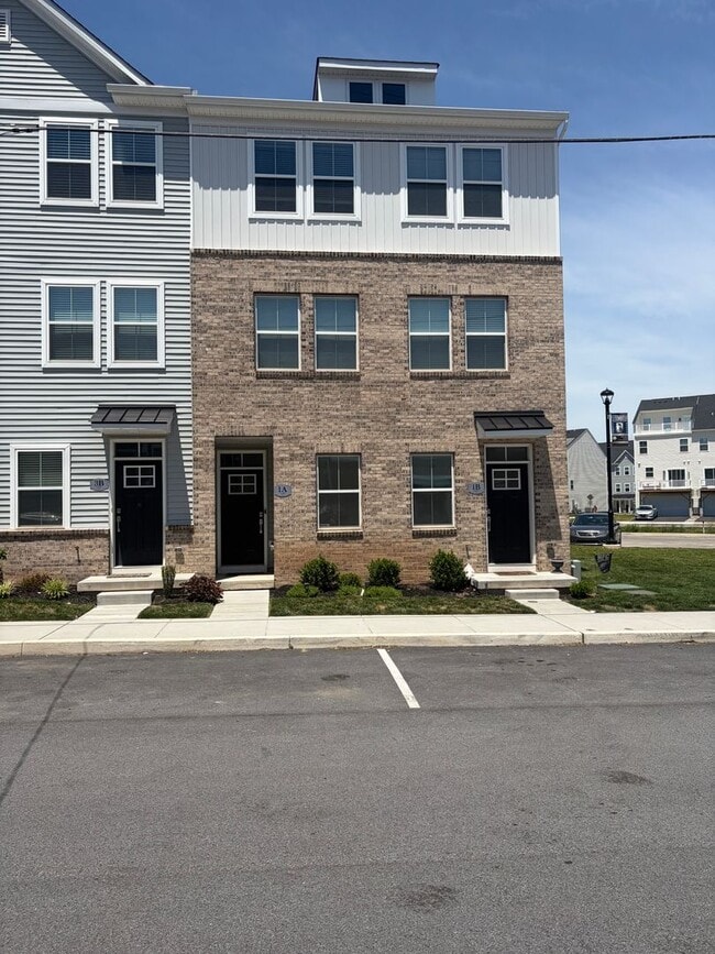 Building Photo - 1A Ford St
