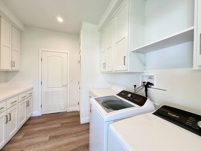 Building Photo - 44 Pine Via