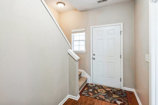 Building Photo - Spacious 3BR Townhome in Apex