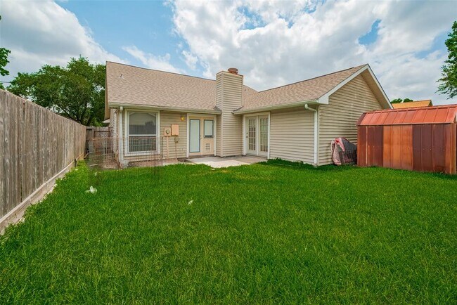 Building Photo - 15934 Barbarossa Dr