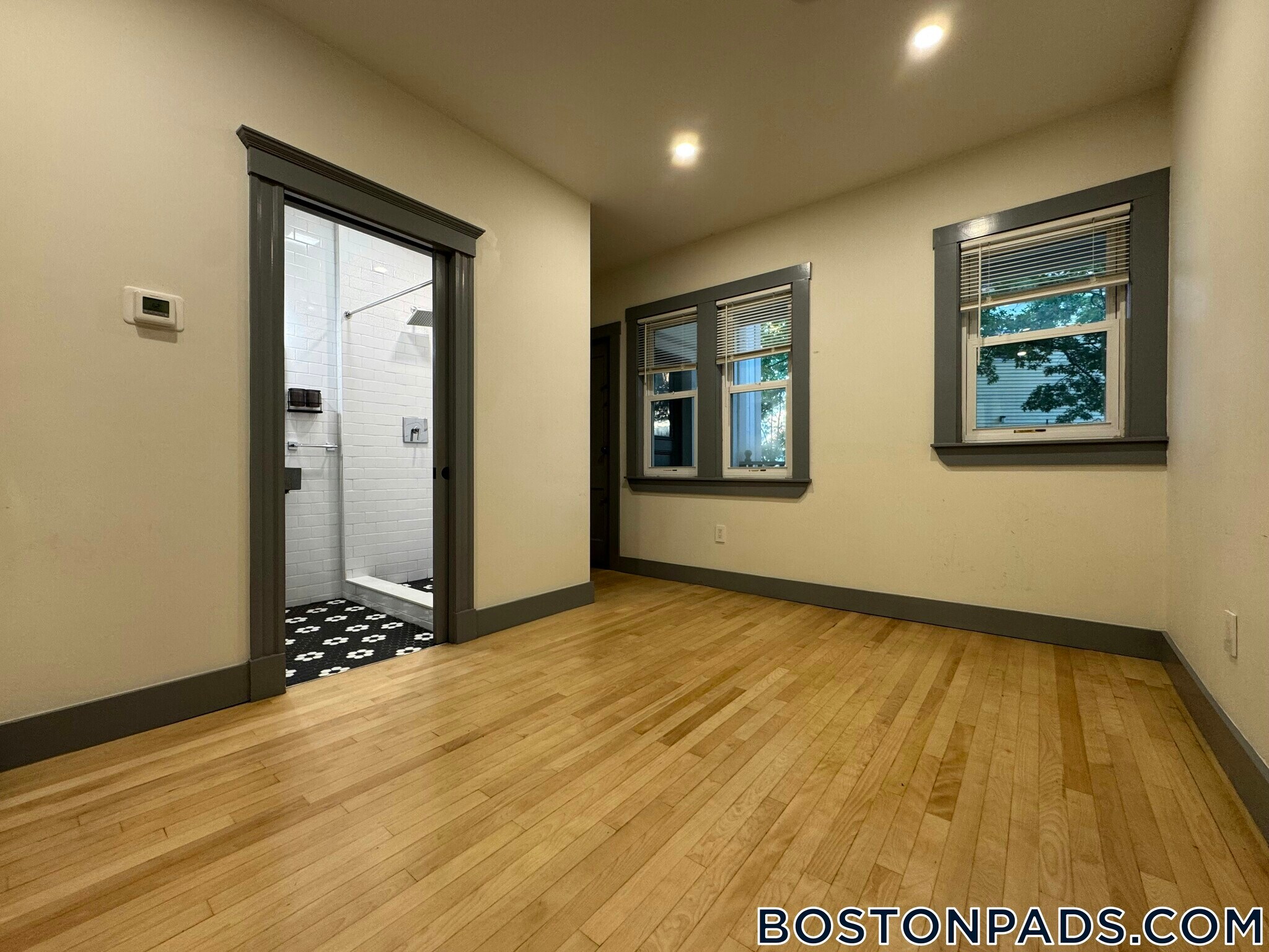 Building Photo - 41 Long Ave