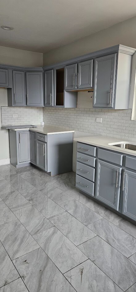 Building Photo - 3BR with Central Air & Laundry – Steps fro...