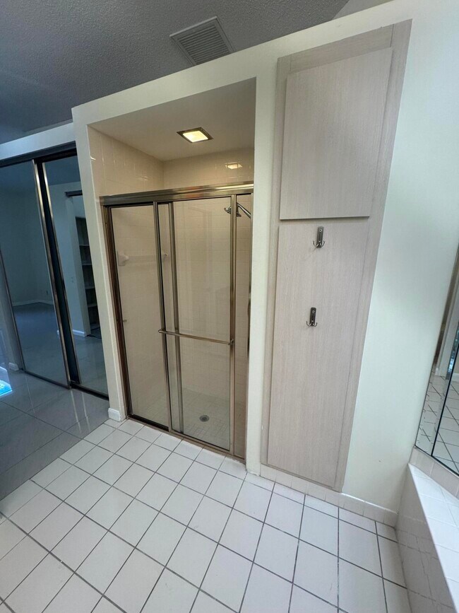 Building Photo - 900 Bear Island Cir