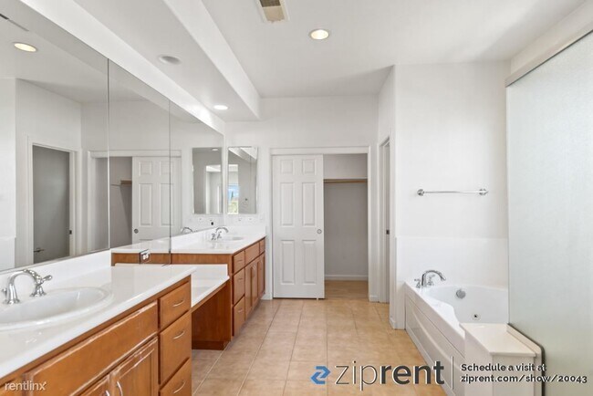 Building Photo - 5 br, 3 bath House - 351 Clarence Bromell ...