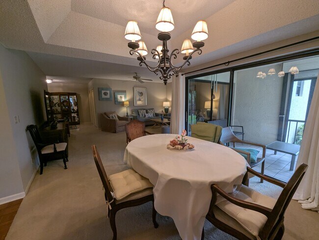 Building Photo - 16941 Waterbend Dr