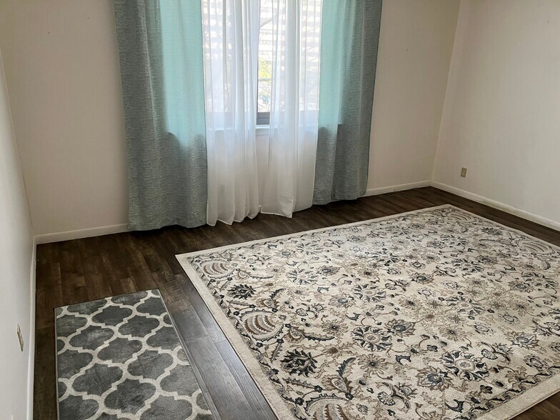 Building Photo - 5505 Seminary Rd