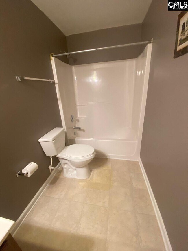 Building Photo - 137 Hammock Dr