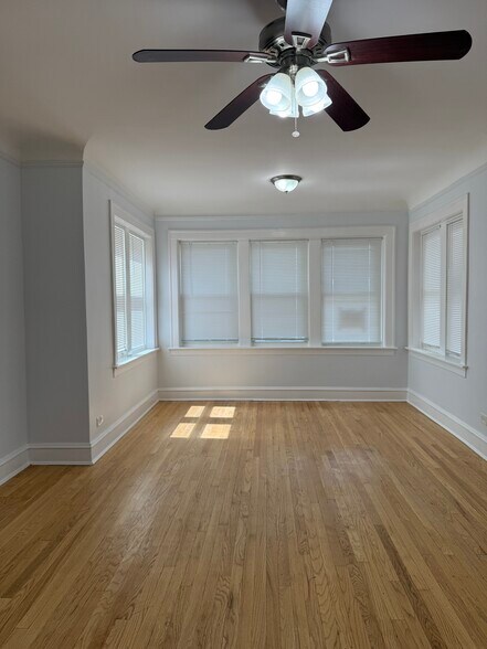Building Photo - 5639 N Artesian Ave