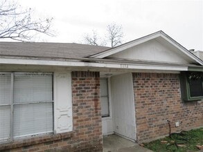 Building Photo - 1614 Windsong Ln