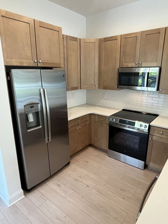 Building Photo - Brand New Corner Unit 2 Bed Condo in Corne...