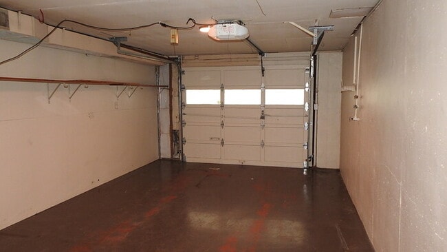 Building Photo - 1224 N Cottage Ave