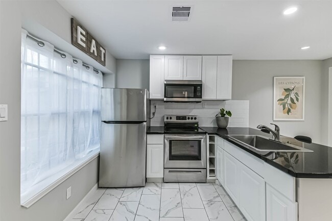 Building Photo - 6853 Chasewood Dr