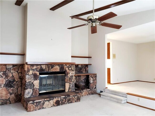 Building Photo - 7224 Pine Grove Way