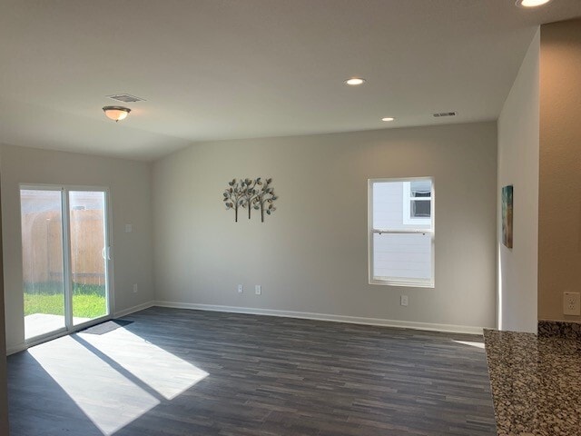 Building Photo - 107 Bering Dr