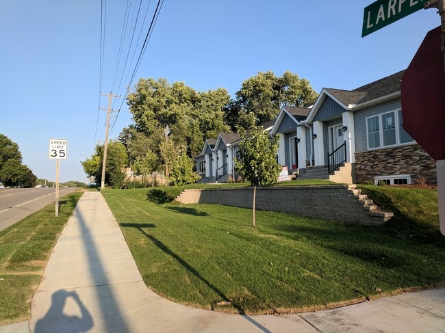 Primary Photo - Tripoint Townhomes 222