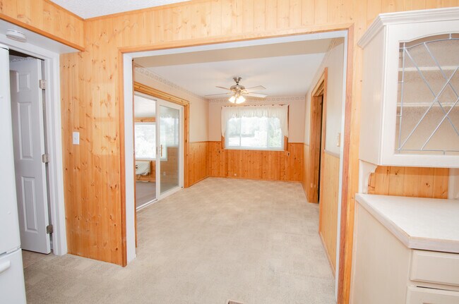 Building Photo - 215 Hillcrest Pl