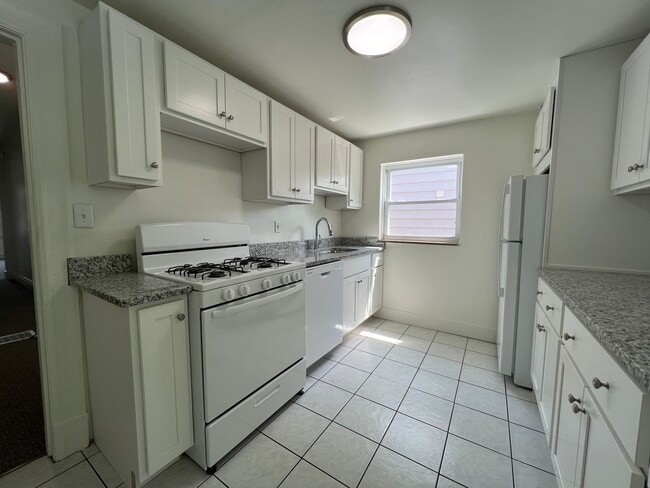 Building Photo - 821 Collins St