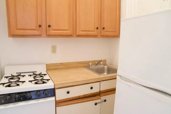 Building Photo - 14 Palace Rd