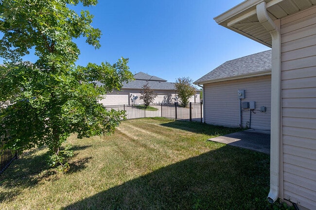 Building Photo - 1881 Field St