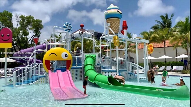 Building Photo - 20200 W Country Club Dr