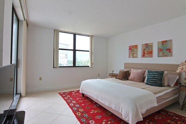 Building Photo - 3545 S Ocean Blvd