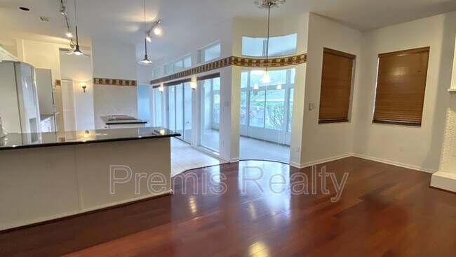 Building Photo - 642 Weathersfield Dr