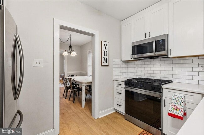 Building Photo - 21 Heathcote Brook Rd