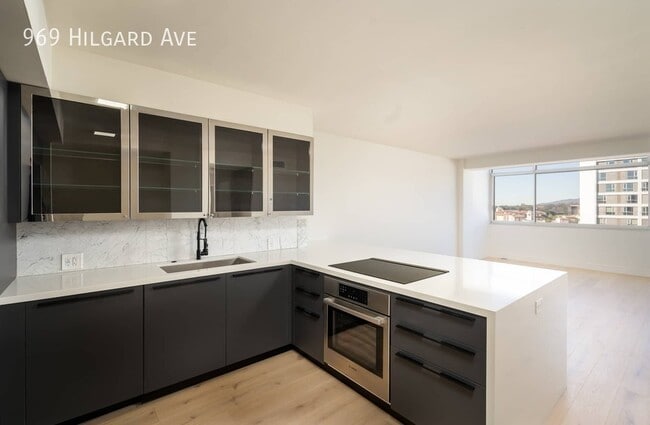Building Photo - 969 Hilgard Ave