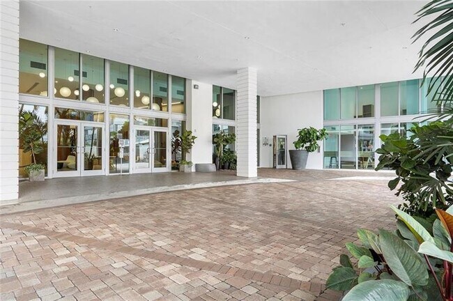 Building Photo - 350 S Miami Ave