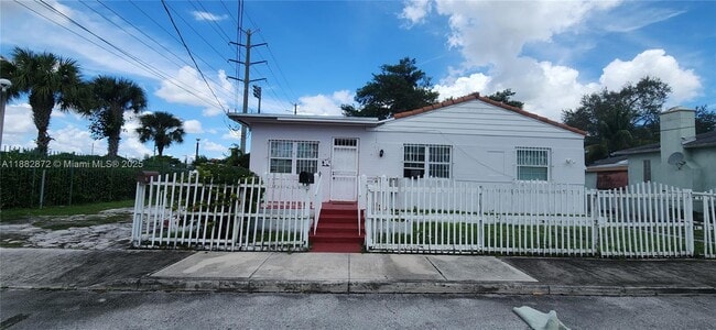 Building Photo - 405 NW 64th St