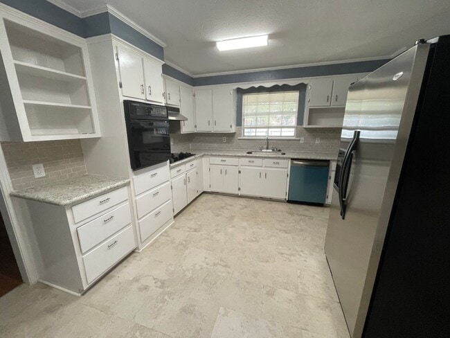 Building Photo - 3 Bedroom 2 Bath Home in Clinton