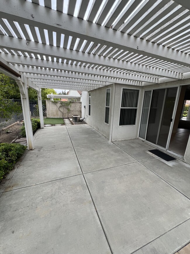Building Photo - 40628 Corte Albara