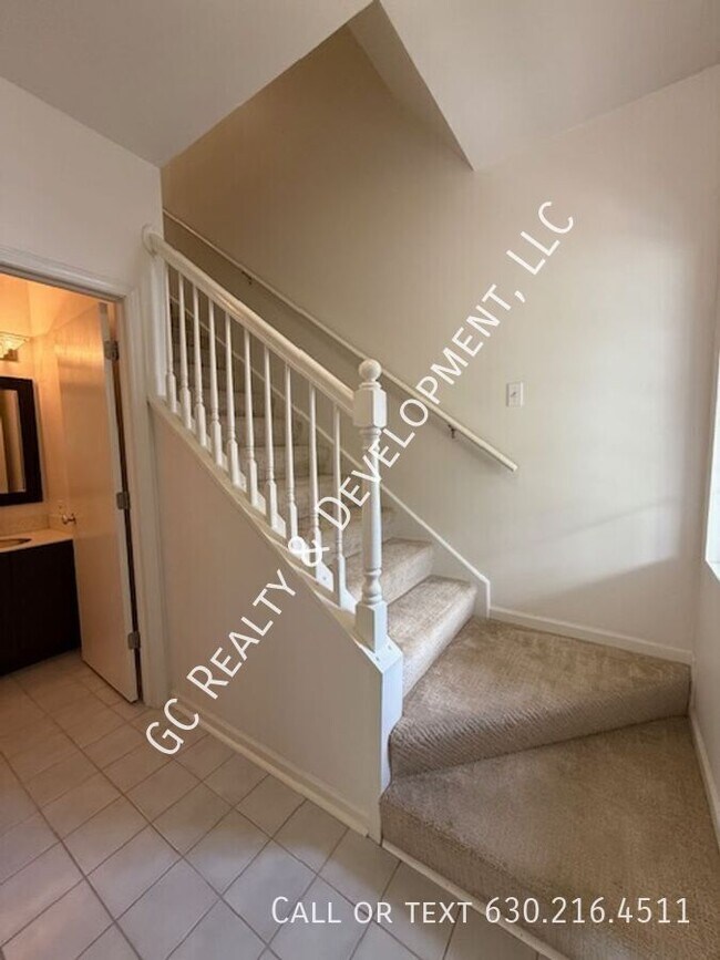 Building Photo - 308 Windsor-Unit A