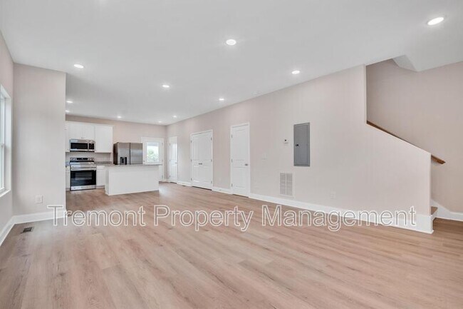 Building Photo - 2486 E 21st St