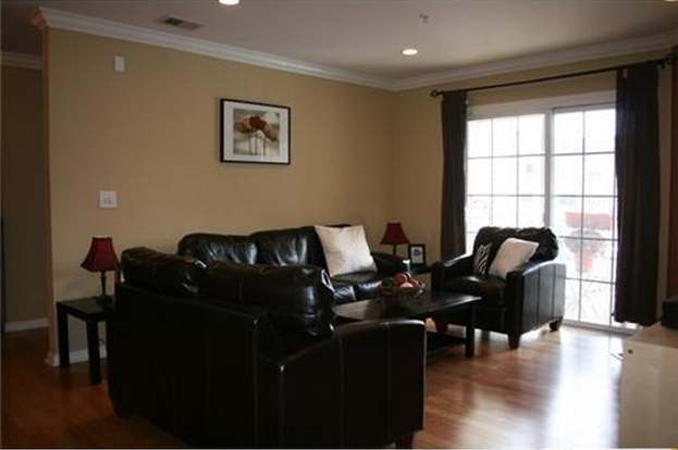 Building Photo - 1127 Fernwood Ct
