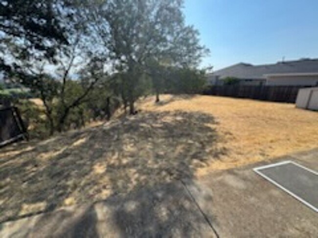 Building Photo - 3 Bedroom Home in Beautiful Lake California!