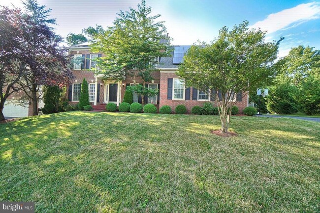 Building Photo - 6430 Bellevue Pl