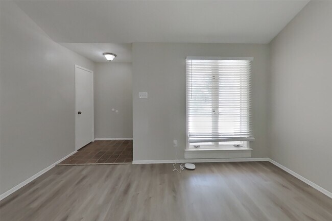 Building Photo - 3619 Maple Glen Dr