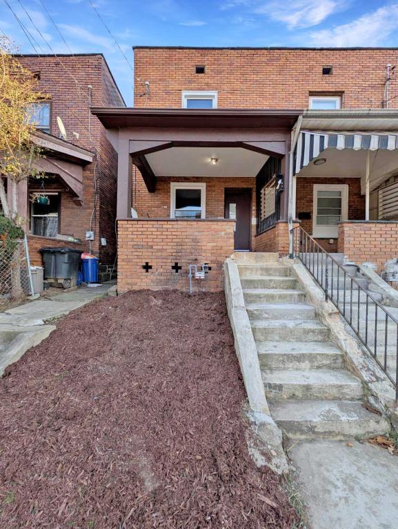 Primary Photo - 524 Paulson Ave