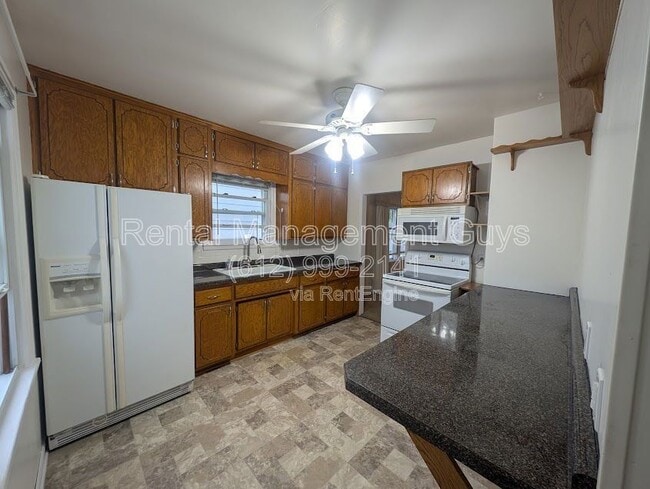 Building Photo - 5027 6th St NE