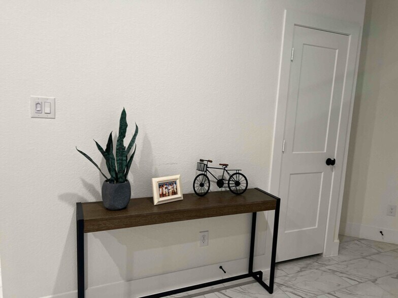 Building Photo - 1452 Shaded Rock Dr