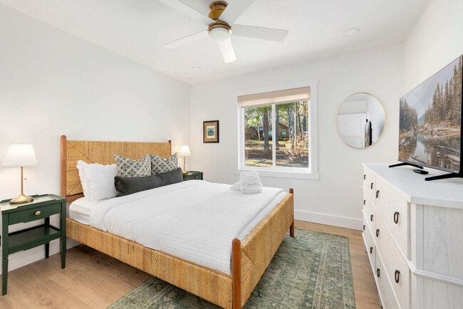 Building Photo - 89 Mayfair Dr